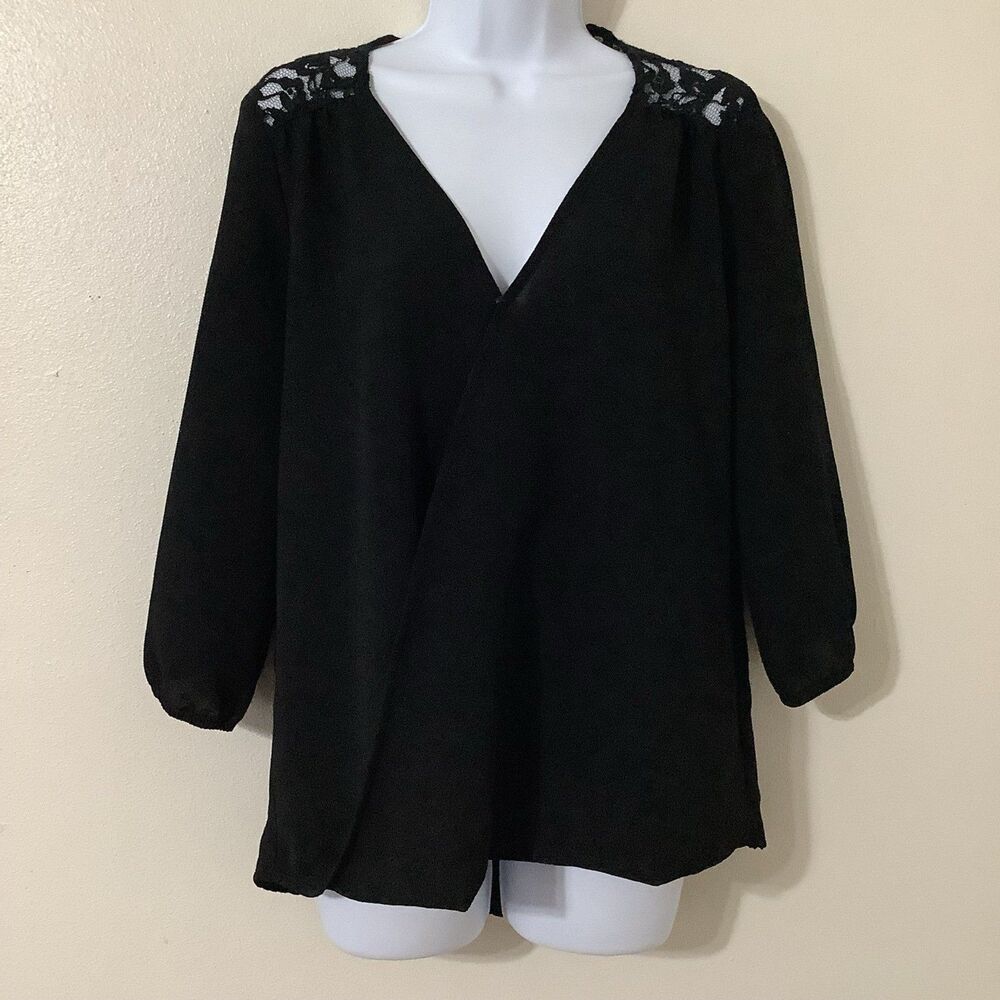 Bobeau Black Lace Cutout Boho Witchy Dark Flowy Hippie Casual Peasant Blouse M